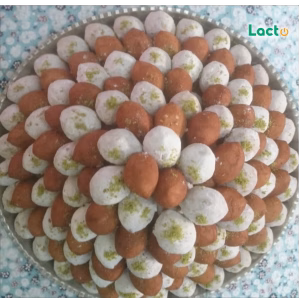 تصویری نزدیک از شیرینی قطاب سنتی نوروز، یه شیرینی خوشمزه و متفاوت برای همنشینی با مهمانان نوروزی