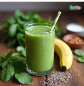 نوشیدنی سبز رنگ حاوی اسموتی مقوی و موز و یک نوشیدنی گیاهی سنتی از سبزیجات